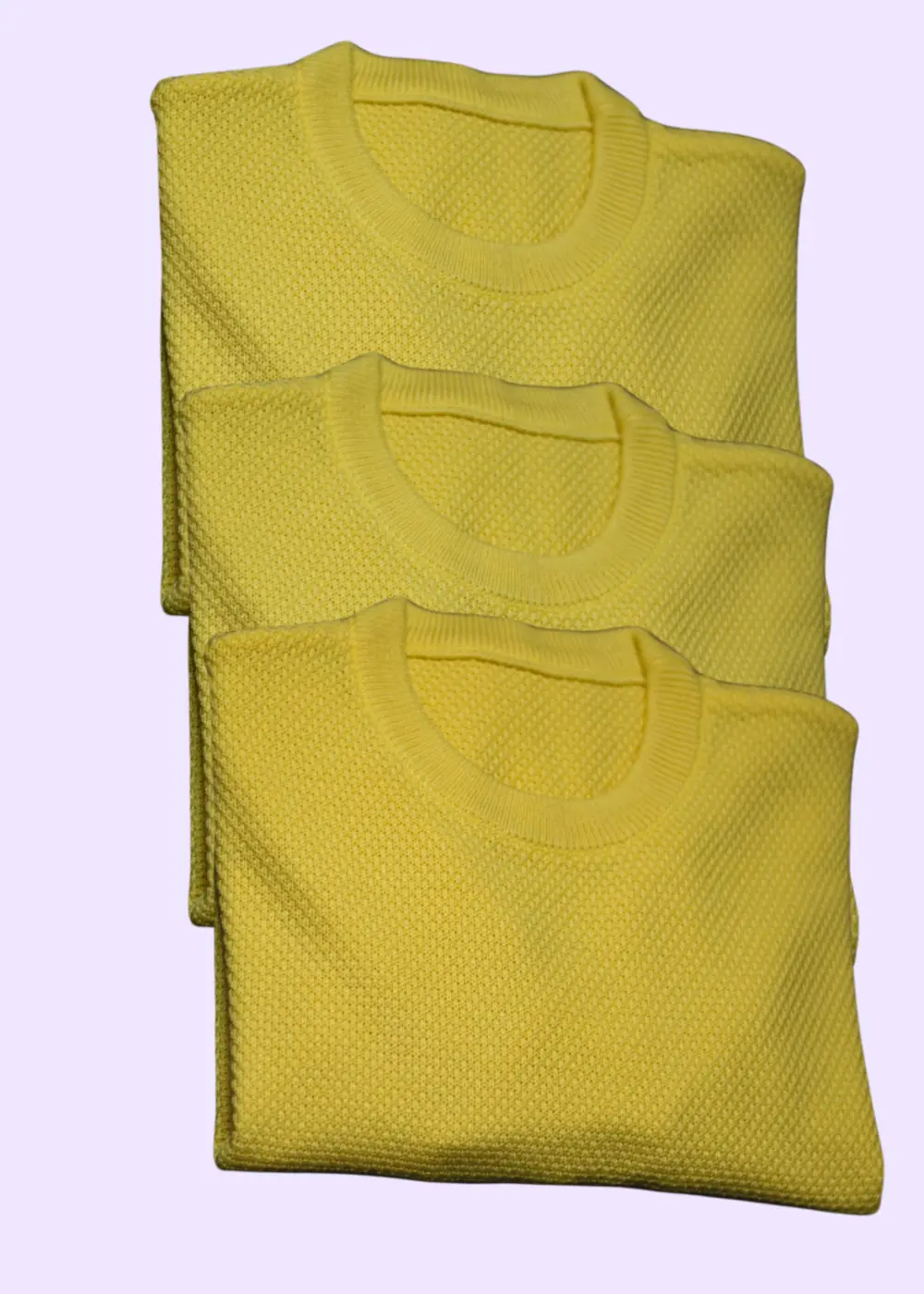 Buzo amarillo para hombre tejido a mano